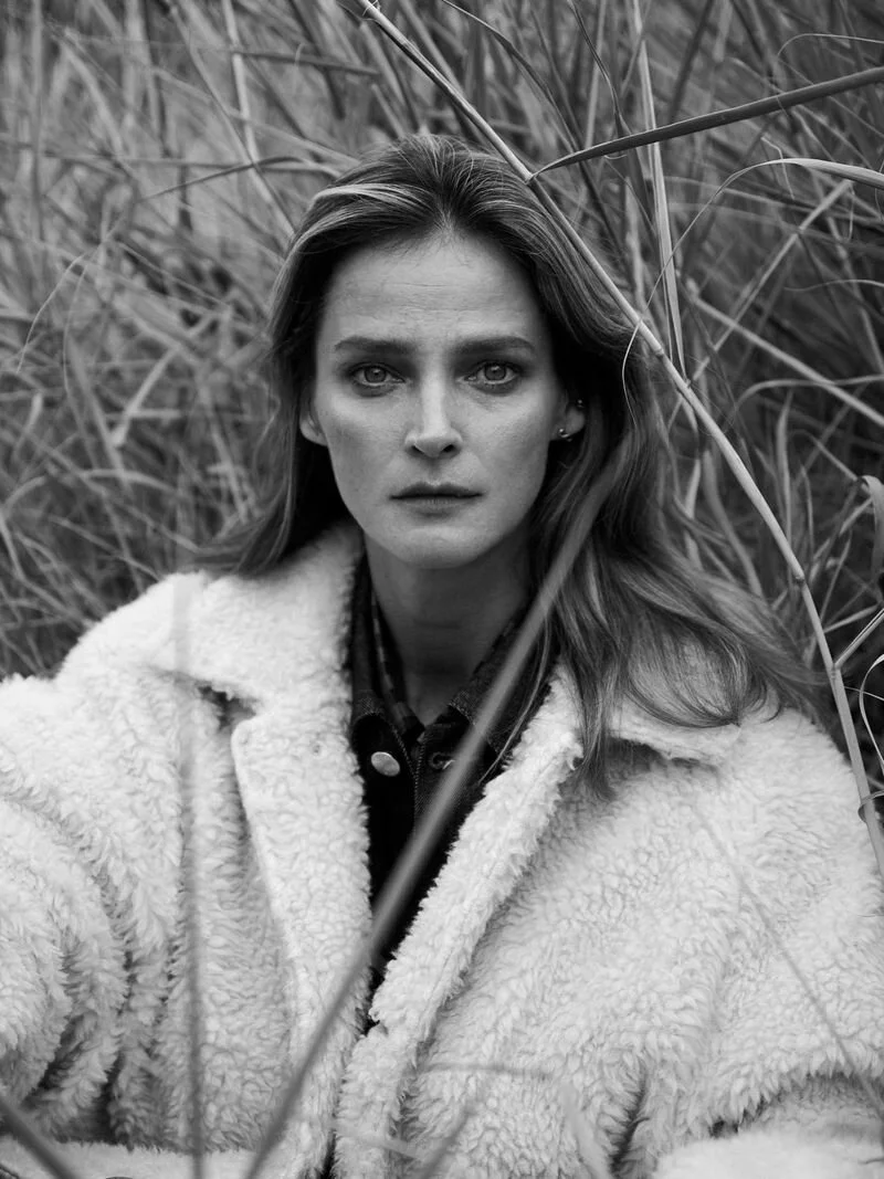 女性情報誌 Vogue Greece October 2021 Carmen Kass Carmen Kass Feels the Earth for Vogue Greece October 2021